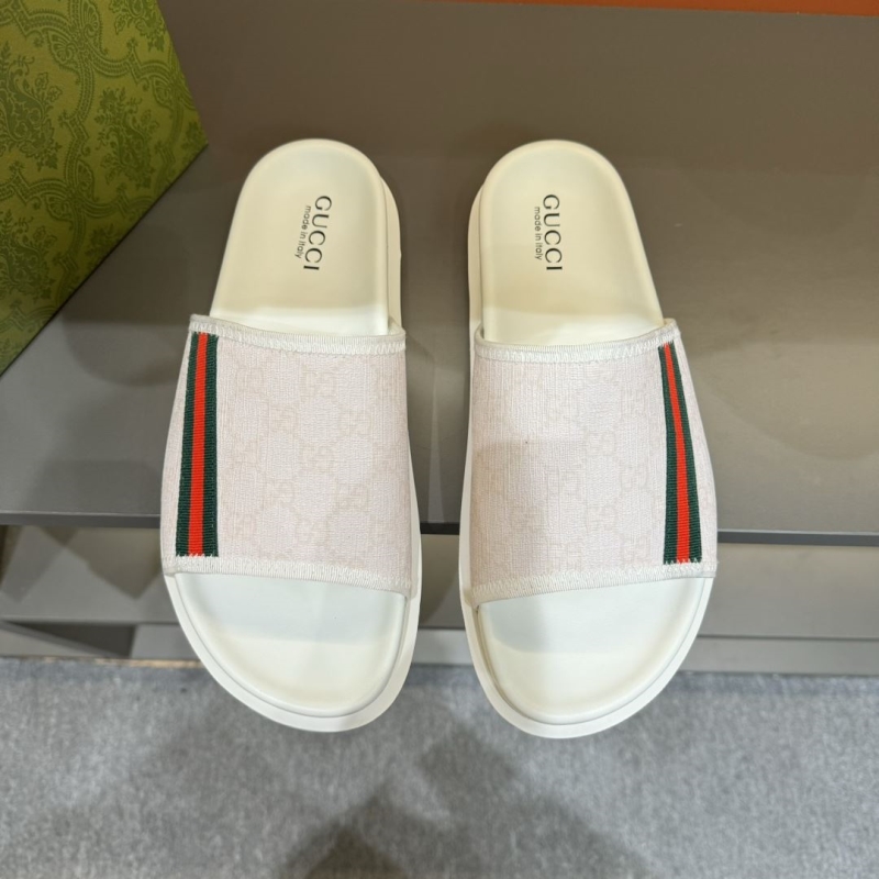 G*u*i slippers